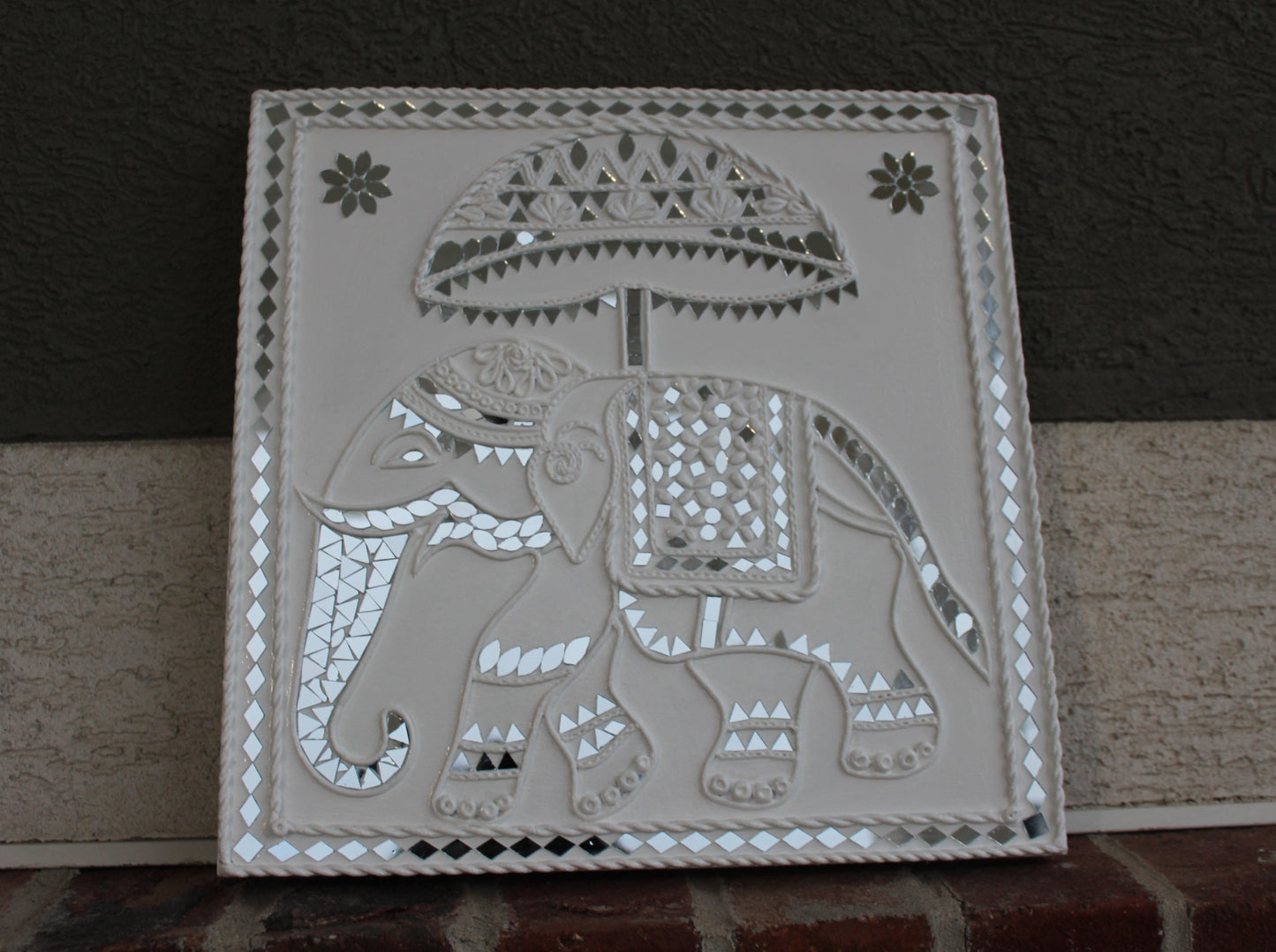 Lippan art Happy Elephant Unique collection